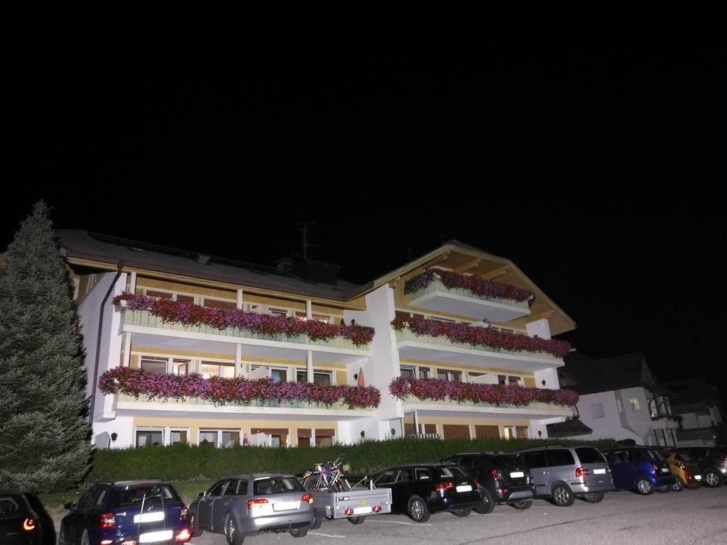特伦缇丝公寓酒店 特伦托 外观 照片